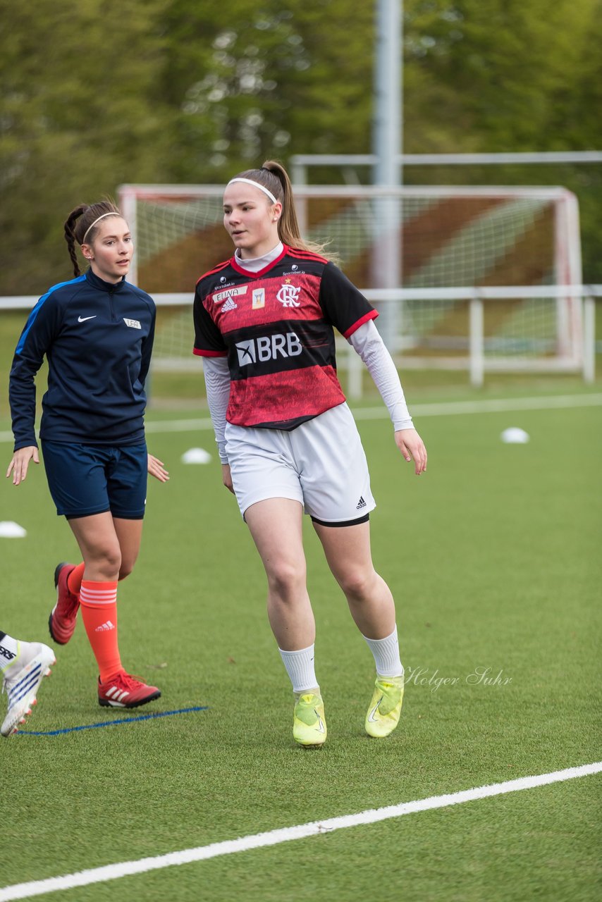 Bild 93 - Co-Trainerin der Frauen Nationalmannschaft Britta Carlson in Wahlstedt